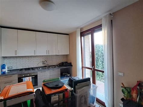 via gonzaga 16 reggio emilia.